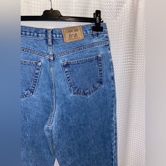 Women’s CHEROKEE medium wash Vintage mom fit Jeans size 32 fits like size 30 - Picture 13 of 15
